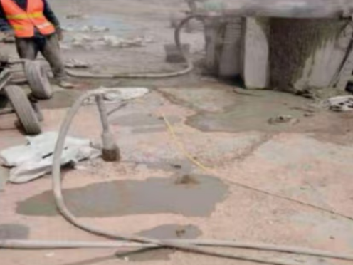 福建水泥混凝土路面板底注浆技术 路面脱空注浆整治方案