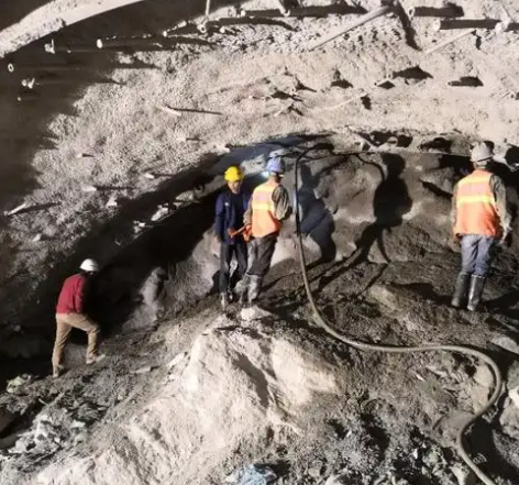 福建隧道拱顶带模注浆料，微膨胀注浆料的特点及施工工艺